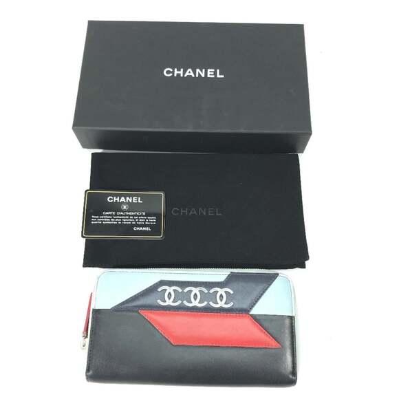 CHANEL Authentic Black Leather Wallet